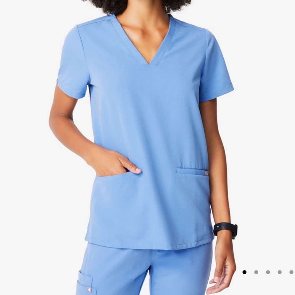Figs Casma Three-Pocket Scrub Top
